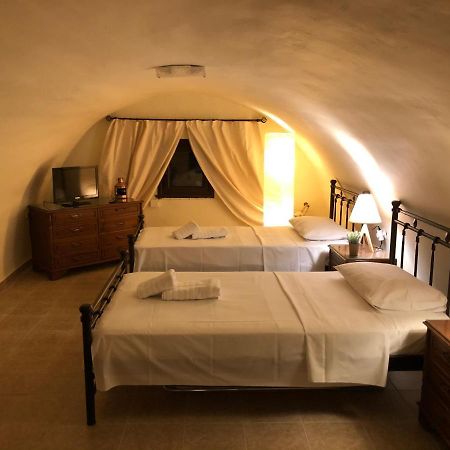 Kamares Cave House 3 Apartment Alika Bagian luar foto