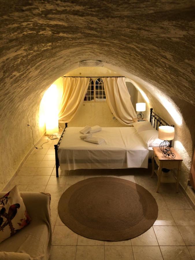 Kamares Cave House 3 Apartment Alika Bagian luar foto