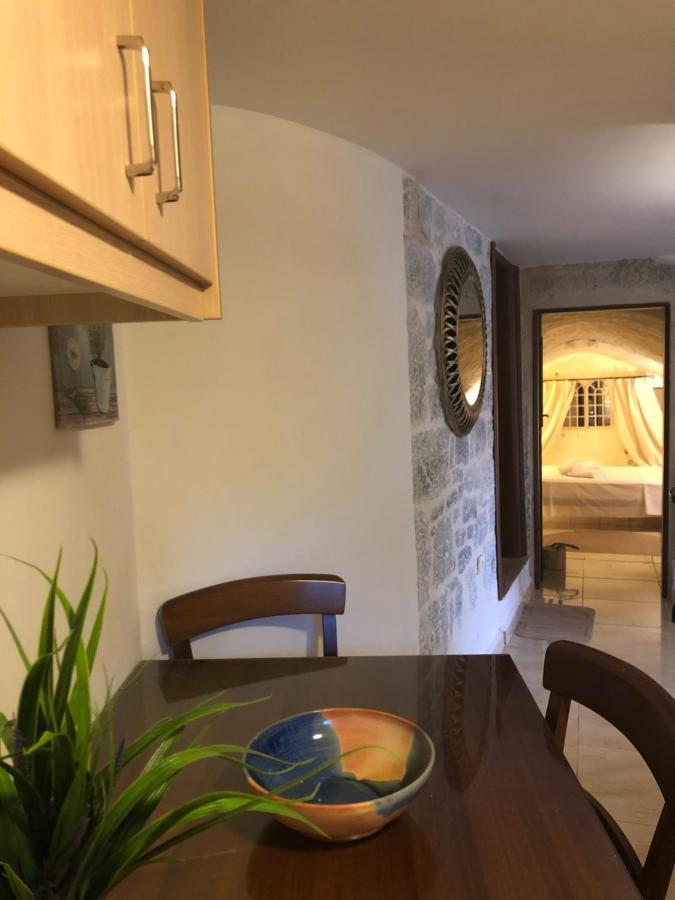 Kamares Cave House 3 Apartment Alika Bagian luar foto