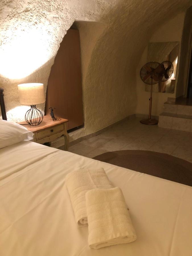 Kamares Cave House 3 Apartment Alika Bagian luar foto